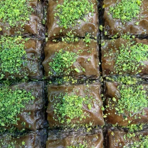 Классическая с фисташкой и какао